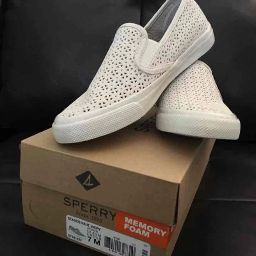 Sperry Seaside Slipons
